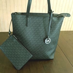 Michael Kors Hayley Black/gray Lg Tote